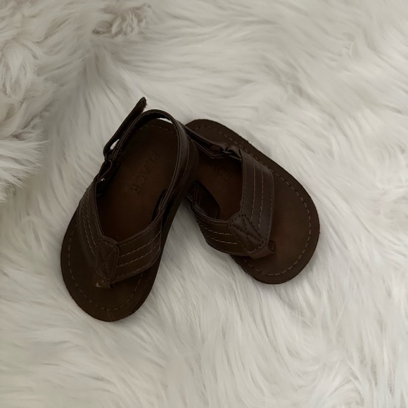 Children’s Place baby boy sandals Size 3 - Picture 3 of 5